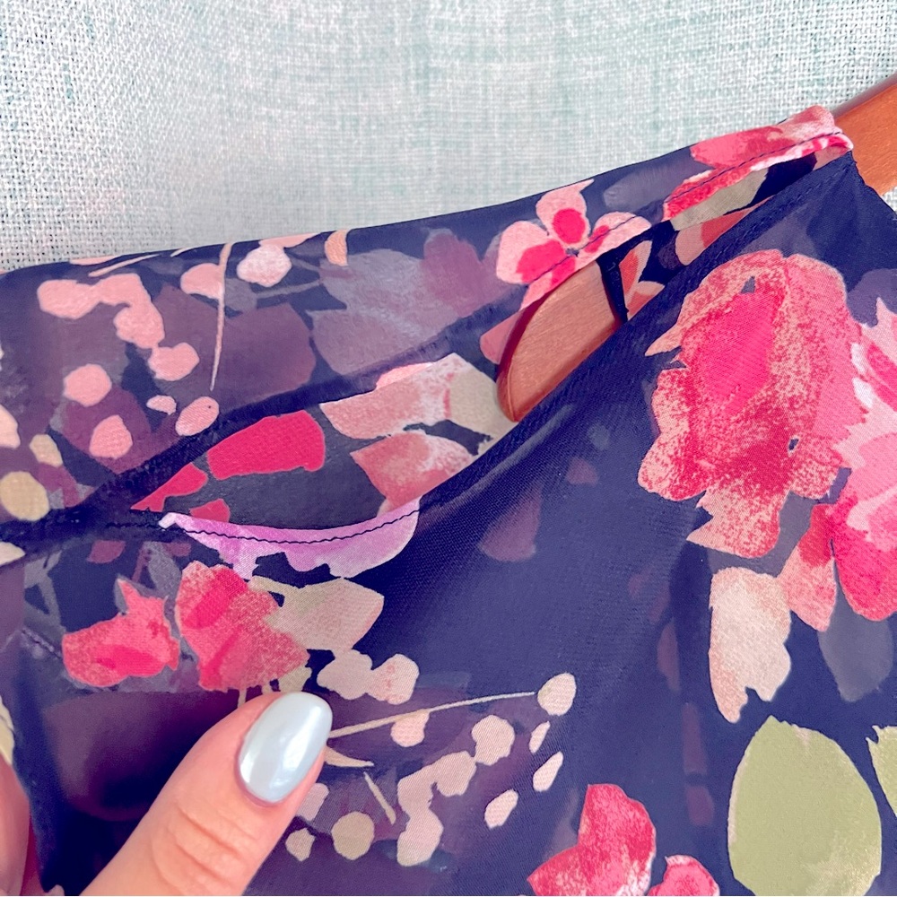 Floral ELLE Dress – Size XL – Elegant & Flowy - Picture 4 of 5